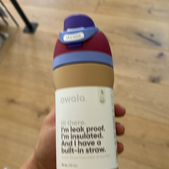 Owala 24oz Free Sip Water Bottle Muddy Buddy NWT - Picture 4 of 4